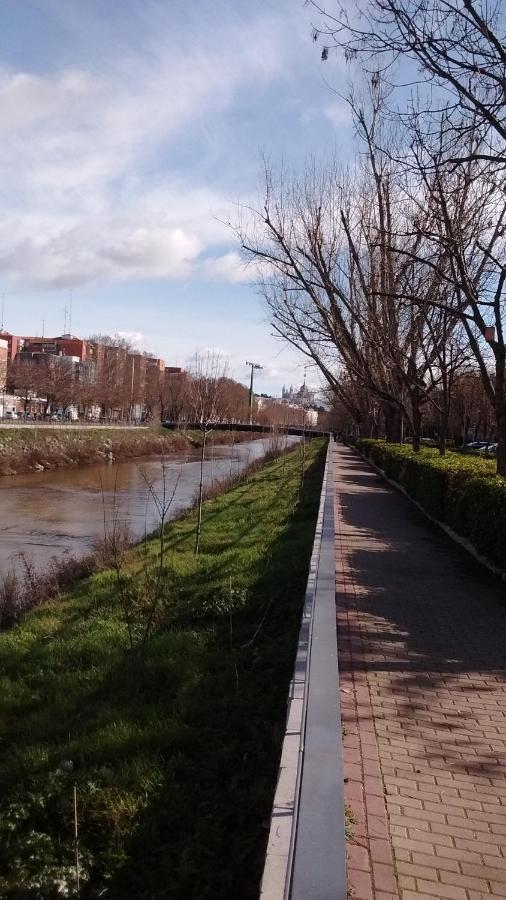 Apartamento "La Bombilla" Lägenhet Madrid Exteriör bild